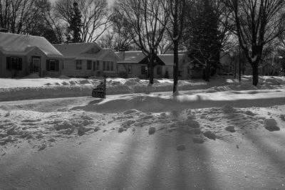 Snow on Elliot Ave